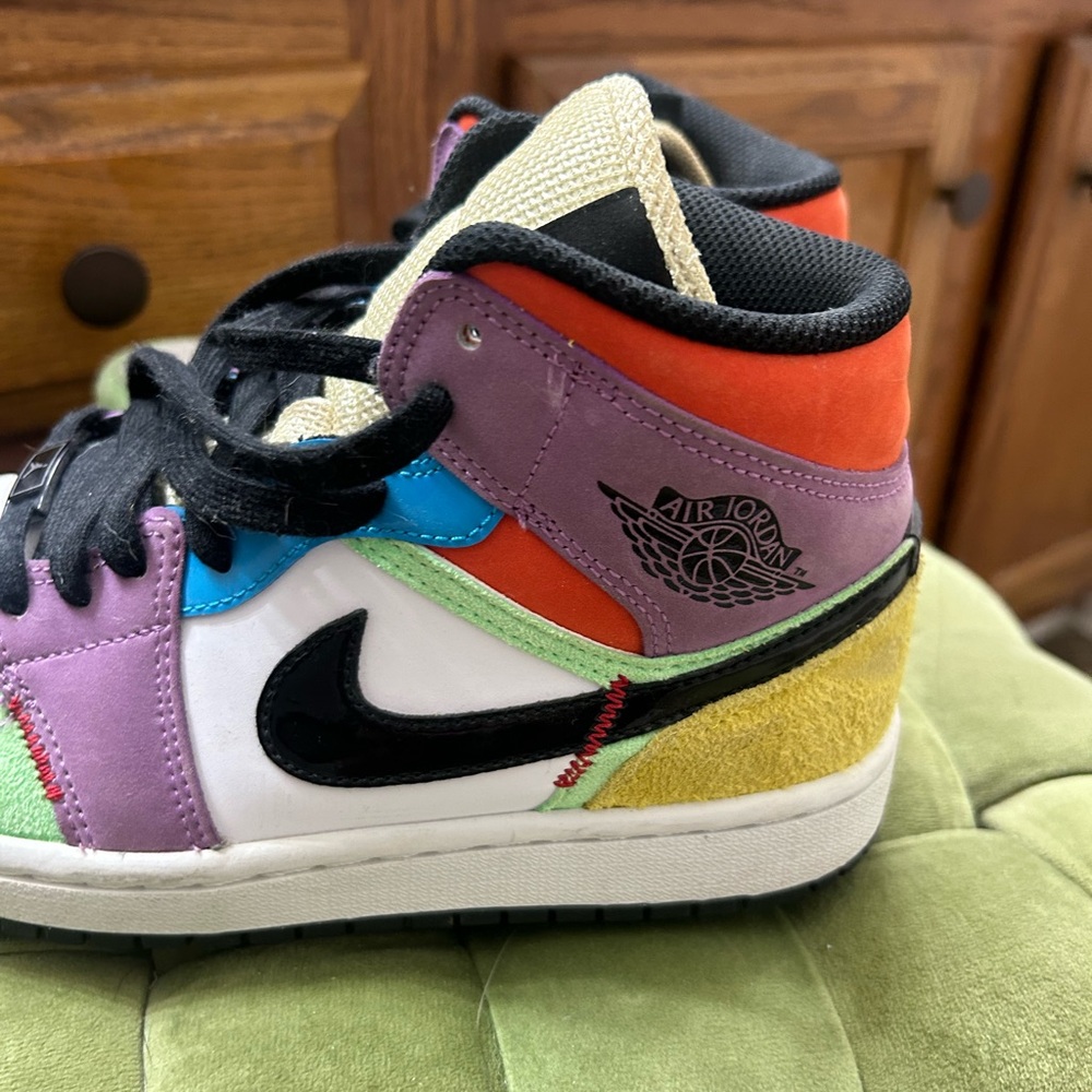 Jordan 1 Mids